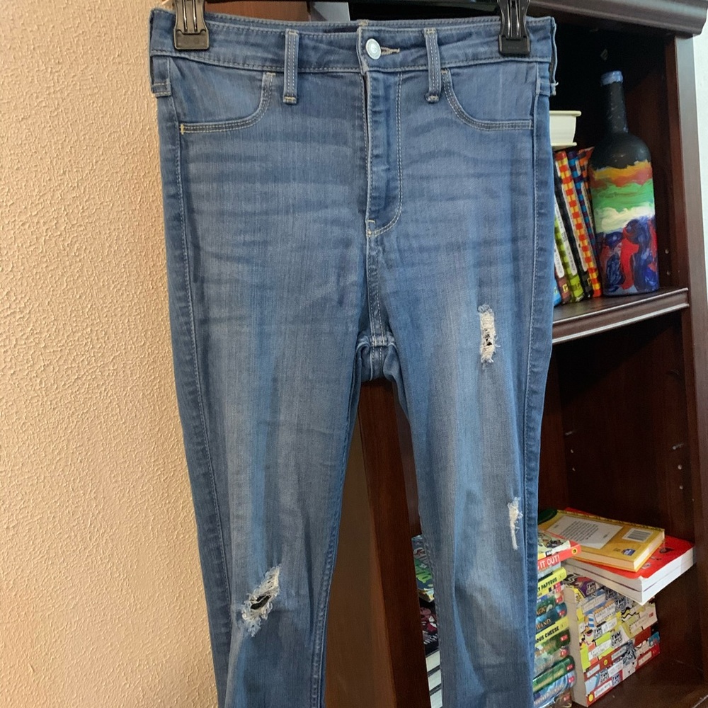 Hollister Dark Ripped Jeggings